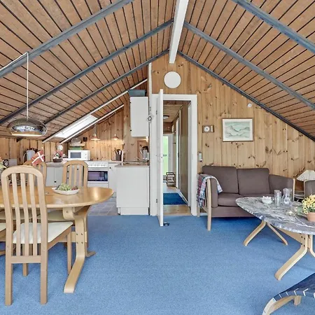Ferienhaus Stunning In With Kitchen *